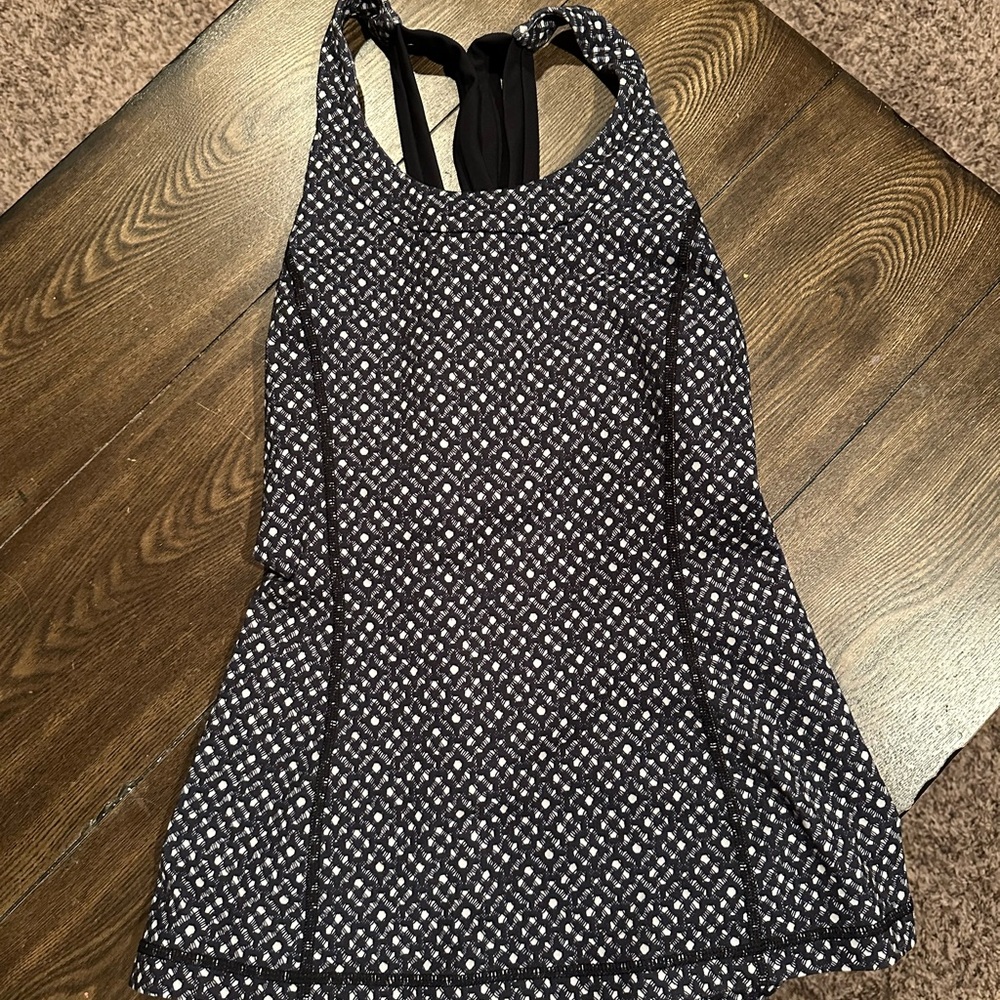 Lululemon top